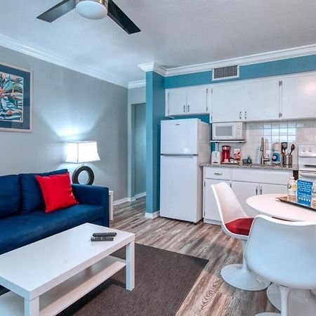 Sunset Beach Suites At Madeira Beach! Pet Friendly With Summer Breezes! - Suite 6 St. Pete Beach Zewnętrze zdjęcie