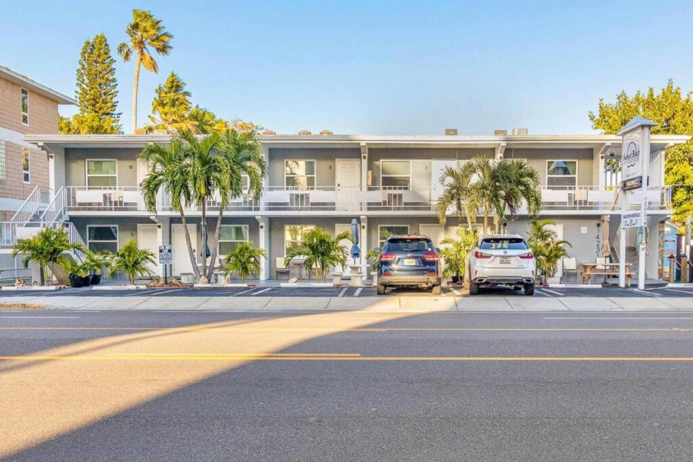 Sunset Beach Suites At Madeira Beach! Pet Friendly With Summer Breezes! - Suite 6 St. Pete Beach Zewnętrze zdjęcie